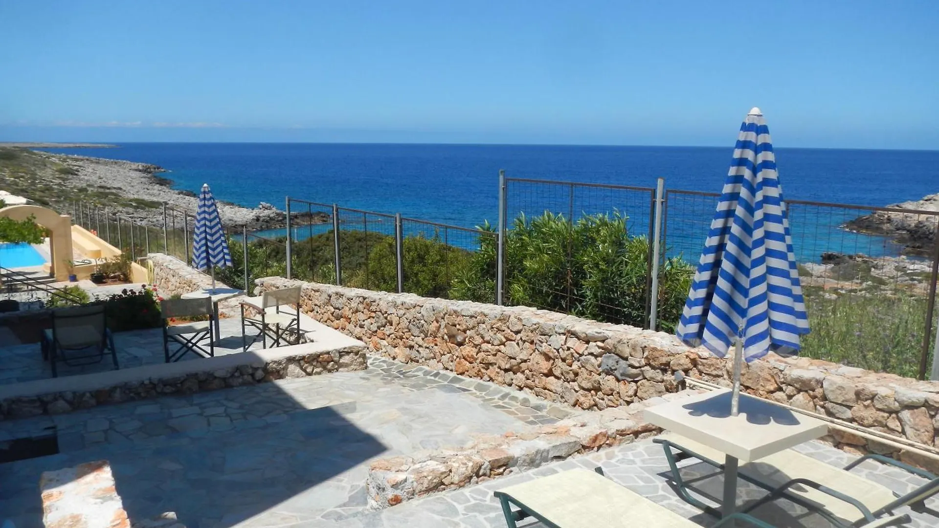 Giorgi'S Blue Apartments Kalathas